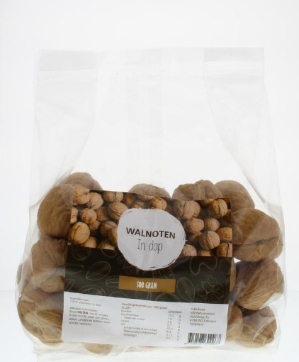 afbeelding van walnoten in dop