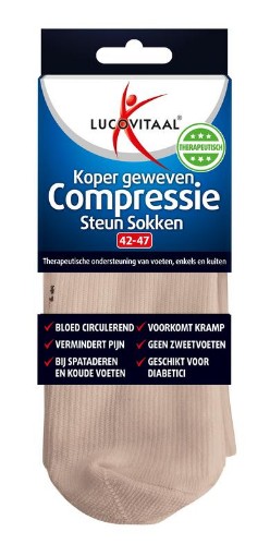 afbeelding van Compressie koper sok maat 32-47 huidskleur